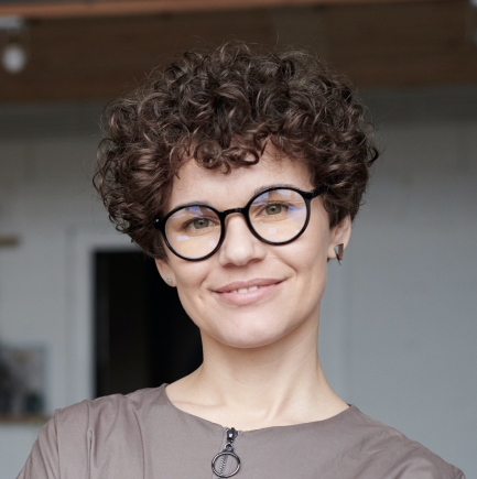 Talía Constantino, Directora Networks
